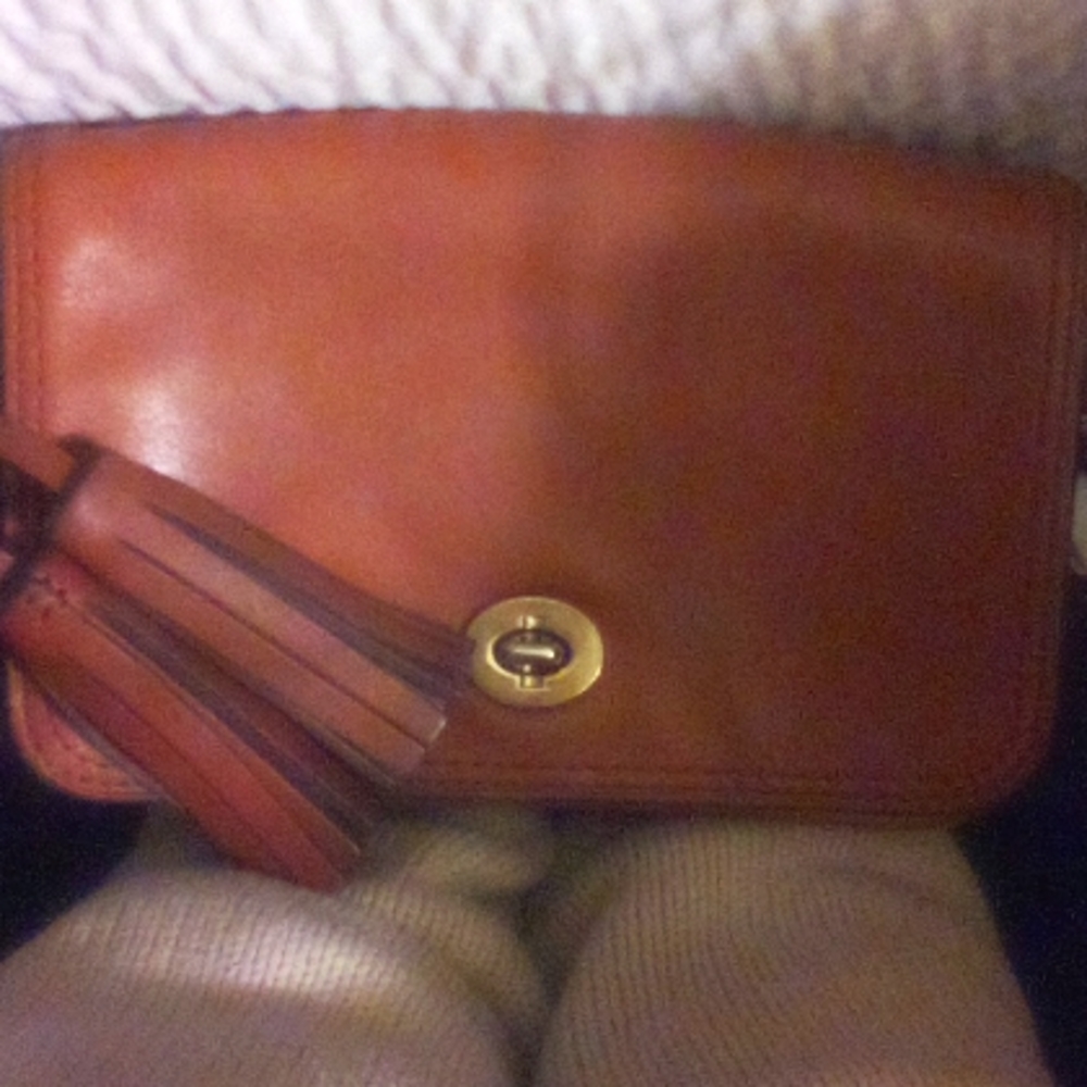 Genuine Vintage Coach British tan penny flap shoulder purse